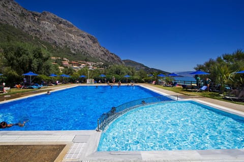 Restaurant/places to eat, Natural landscape, Beach, Mountain view, Sea view, Swimming pool, Swimming pool