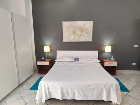 Bed, Coffee/tea facilities, View (from property/room), Photo of the whole room, Bedroom, Guests, wardrobe, air conditioner