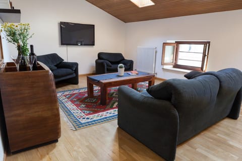 Living room, Photo of the whole room