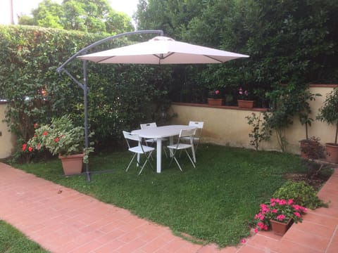 Patio, BBQ facilities, Garden, Garden view