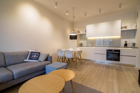Kitchen or kitchenette, Living room