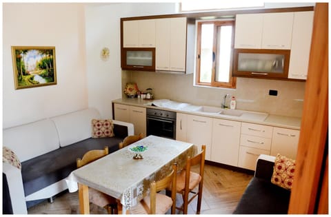 Kitchen or kitchenette, Living room, Dining area