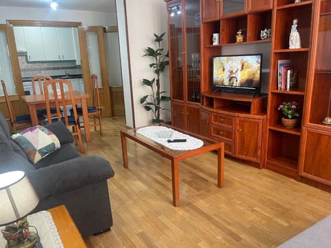 TV and multimedia, Living room, Dining area, internet