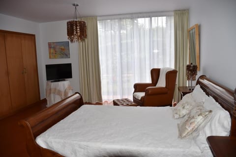TV and multimedia, Bedroom, Area and facilities