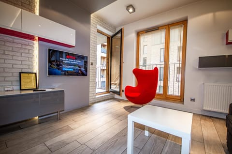 TV and multimedia, Kitchen or kitchenette, Living room, Seating area, Evening entertainment, Inner courtyard view, internet