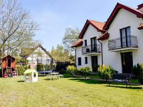 Property building, Activities, Children play ground, Garden, Balcony/Terrace, Other, Decorative detail, On site, Garden view, Entertainment