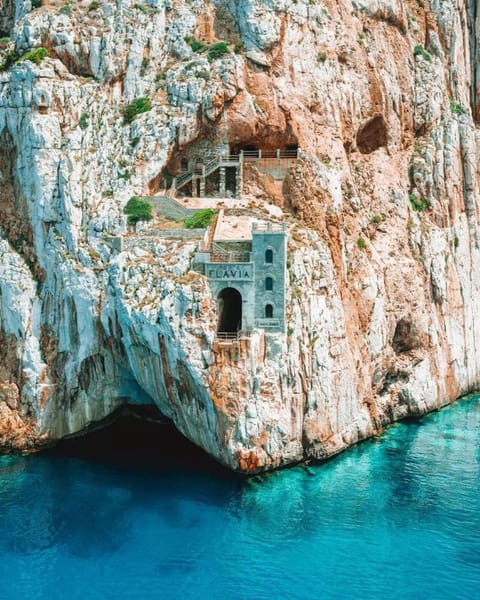 Nearby landmark, Natural landscape