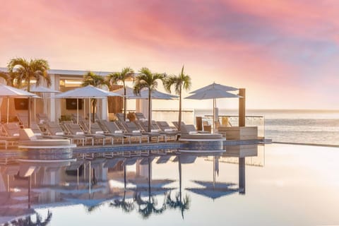 Property building, Day, Natural landscape, Beach, Pool view, Sea view, Swimming pool, Sunrise, Sunset, sunbed