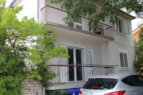 Facade/entrance, Balcony/Terrace