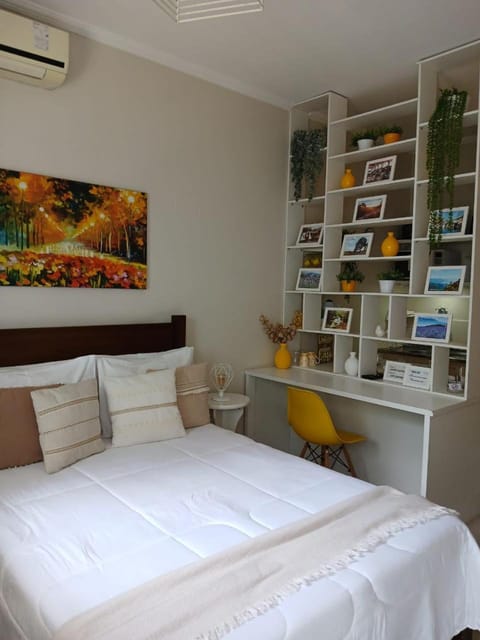 Bed, Photo of the whole room, air conditioner