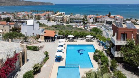 Property building, Neighbourhood, Natural landscape, Bird's eye view, Pool view, Sea view, Swimming pool