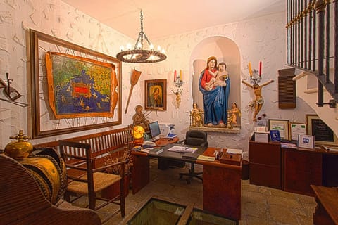 Communal lounge/ TV room, Facade/entrance, Bed, Property logo or sign, Library, Balcony/Terrace, Lobby or reception, Fitness centre/facilities, Other, Other, Photo of the whole room, Decorative detail, Decorative detail, Text overlay, City view, City view, Sea view, Sea view, Continental breakfast, Buffet breakfast, Drinks, Certificate/Award, Family