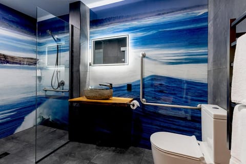 Shower, Toilet, Bathroom, Facility for disabled guests