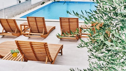Balcony/Terrace, Pool view, Swimming pool