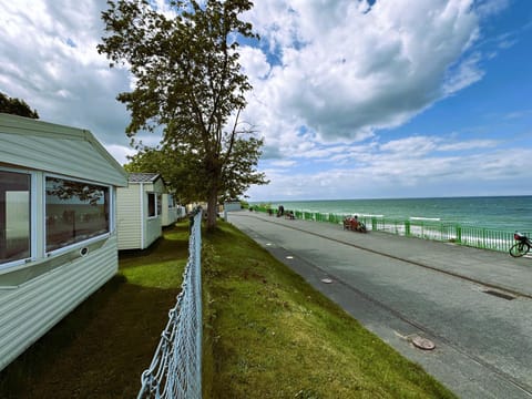 Alex Domki Angielskie Taras Widokowy Nature lodge in West Pomeranian Voivodeship, Poland
