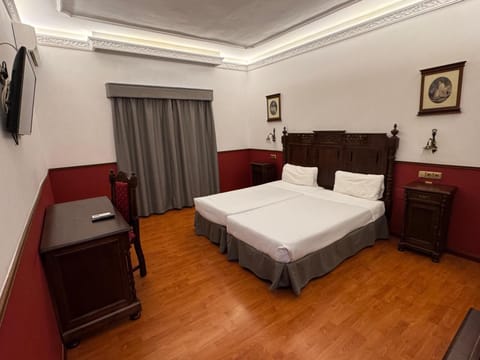 Bed, Photo of the whole room, Decorative detail