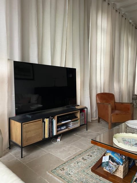 L'Orangerie "The Orangery" du parc des Nouies House in Centre-Val de Loire