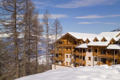 Property building, Natural landscape, Winter