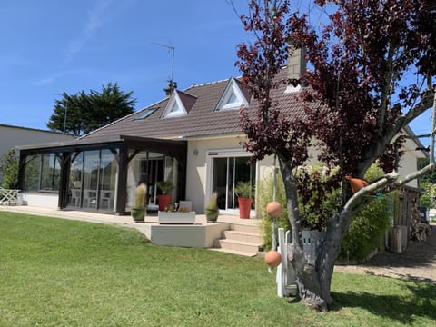 Maison au calme, 400m plage, jardin, Wi-Fi, proche commerces - FR-1-361-41 House in Jullouville
