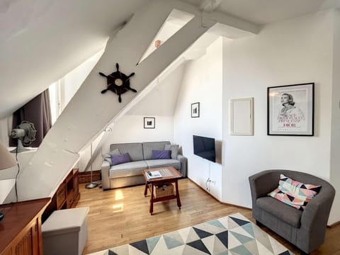 Appartement cosy, 200m plage, parking privé, WiFi - FR-1-361-18 Apartment in Granville