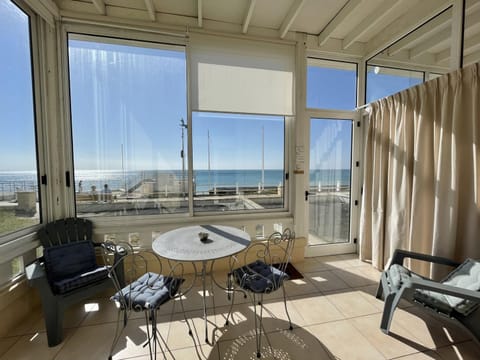 Appartement en duplex à 50m de la plage avec jardin privatif et proche commerces à Jullouville - FR-1-361-48 Apartment in Jullouville