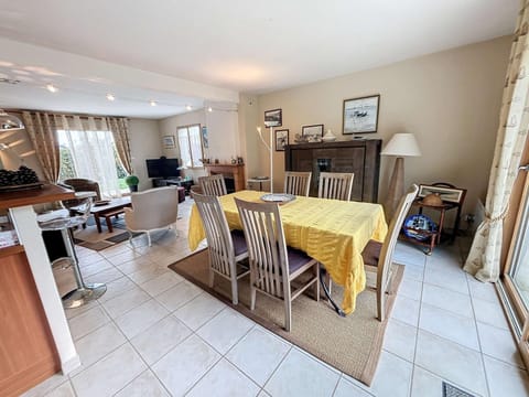 Villa contemporaine: terrasse, jardin clos, 4 chambres, proche mer et attractions - FR-1-361-74 House in Saint-Pair-sur-Mer