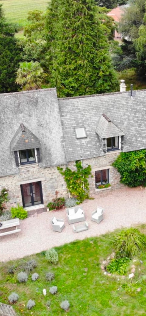 Property building, Spring, Natural landscape, Garden, Garden view