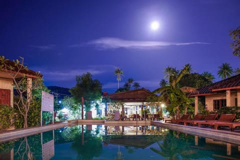 Night, Swimming pool