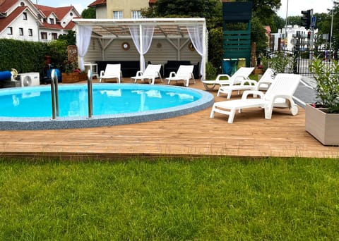 Garden, Garden view, Pool view, sunbed