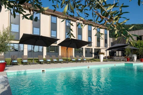 Property building, Pool view, Swimming pool, sunbed