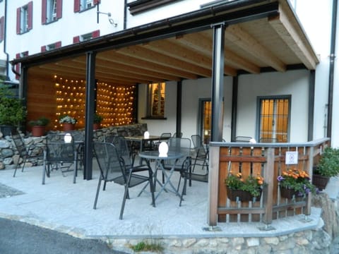 Restaurant/places to eat, Facade/entrance, Garden, Balcony/Terrace, Garden view, Mountain view, Lunch, Dinner, Alcoholic drinks, Non alcoholic drinks