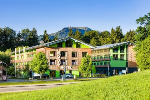 Property building, Spring, Summer, Mountain view