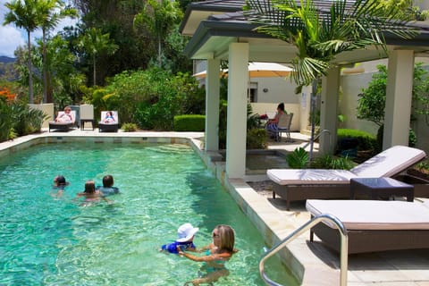 Garden, Swimming pool, sunbed