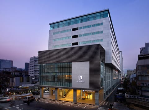 Property building, Facade/entrance