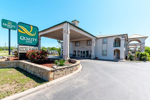 Facade/entrance, Property logo or sign, Street view