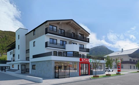 Property building, Facade/entrance