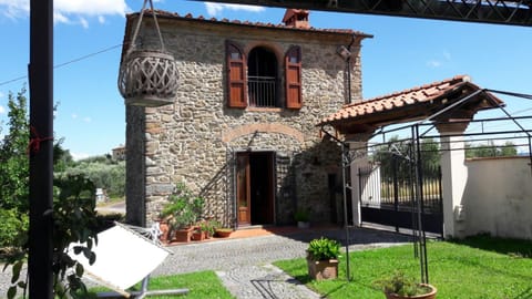 Casina in pietra House in Pistoia
