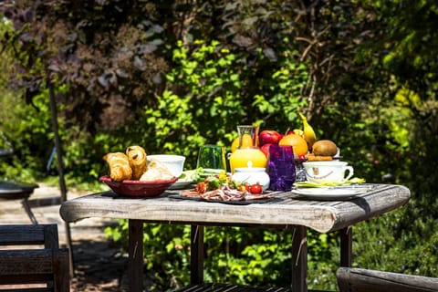 Summer, Garden, Food and drinks, Garden view, Breakfast