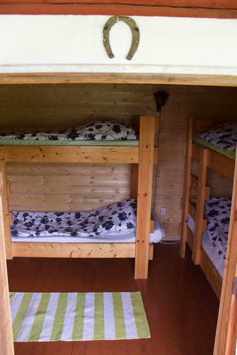 Bedroom, bunk bed