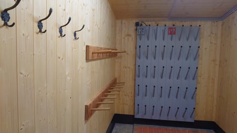 Skiing, Cycling, storage