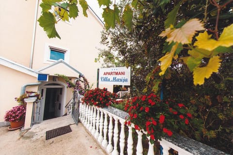 Facade/entrance, Property logo or sign