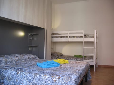 Bed, Bedroom, bunk bed