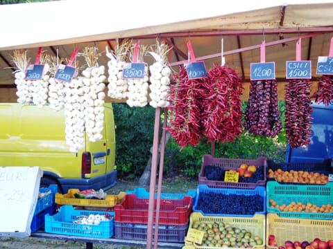 Supermarket/grocery shop
