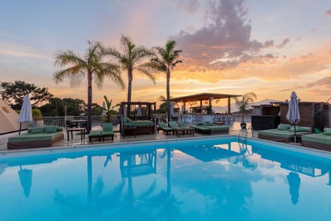 Lounge or bar, City view, Mountain view, Sea view, Swimming pool, Lunch, Dinner, sunbed
