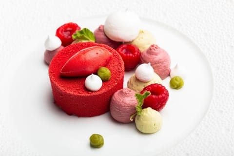 Restaurant/places to eat, Food and drinks, Food