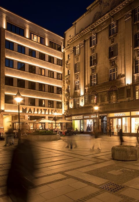 Property building, City view, Location