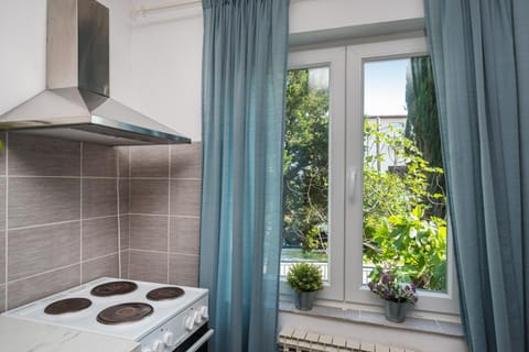 Garden, Kitchen or kitchenette, Garden view, pet friendly, stove