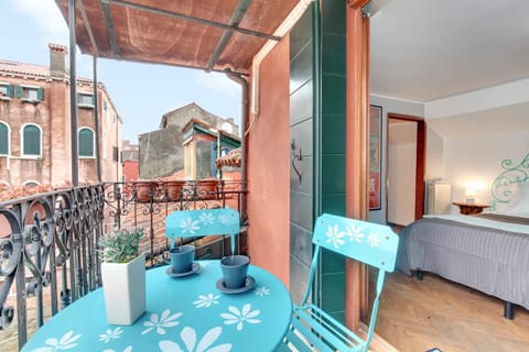 Balcony/Terrace, City view