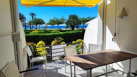 Balcony/Terrace, Beach, Garden view, Sea view