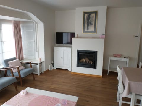 TV and multimedia, Seating area